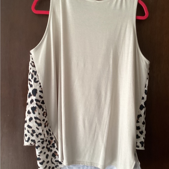 Layered tank - Picture 2 of 4